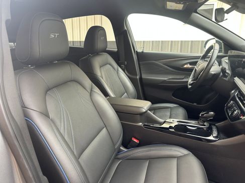 Used 2025 Buick Envista Sport Touring image 34