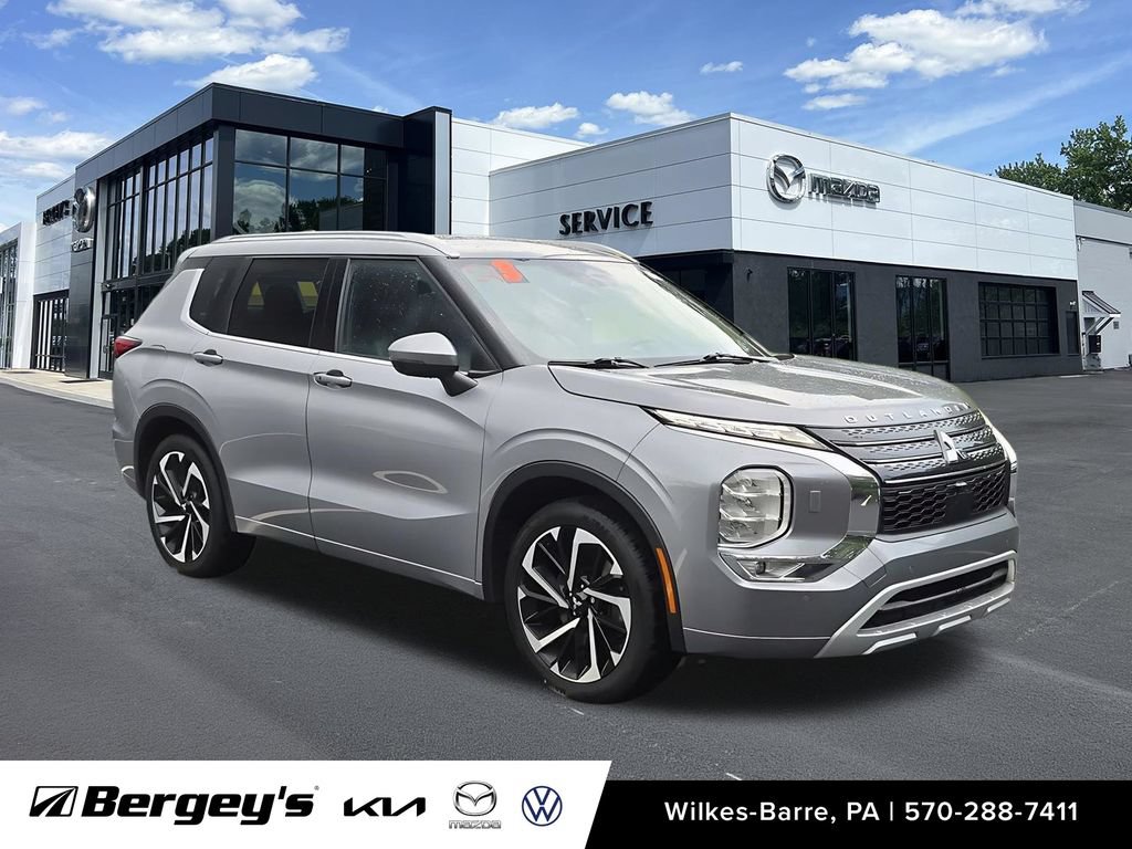 Used 2023 Mitsubishi Outlander SEL AWD/4WD image 3
