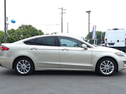 Used 2019 Ford Fusion Energi Titanium FWD image 4
