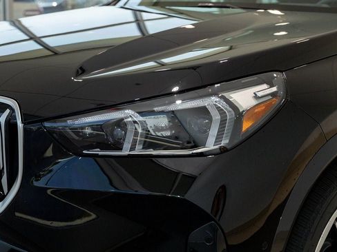 Used 2025 BMW X1 xDrive28i w/ Premium Package image 8