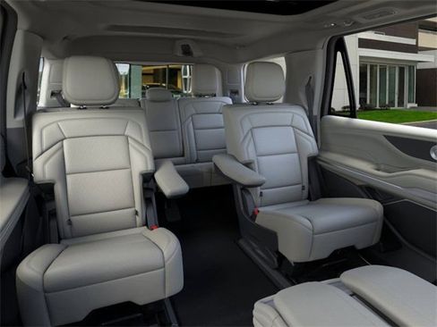 New 2025 Lincoln Navigator Reserve image 11