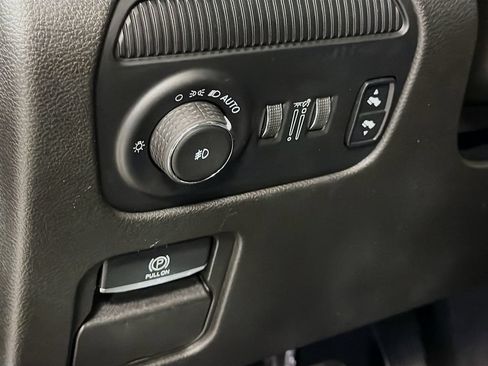 Used 2022 Jeep Wagoneer Series III w/ Premium Group I AWD/4WD image 10