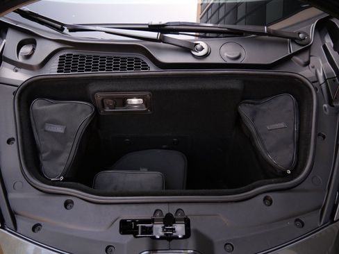 Used 2021 Lamborghini Huracan EVO RWD image 25