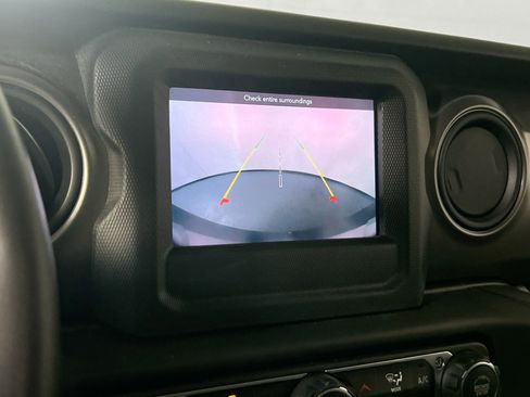 Used 2023 Jeep Wrangler Sport S image 13