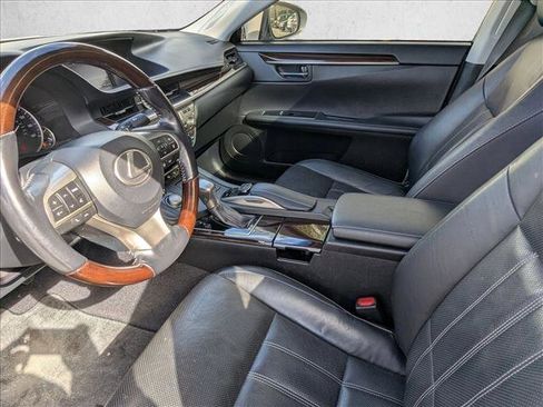 Used 2016 Lexus ES 350 w/ Luxury Package w/Wood Trim image 14