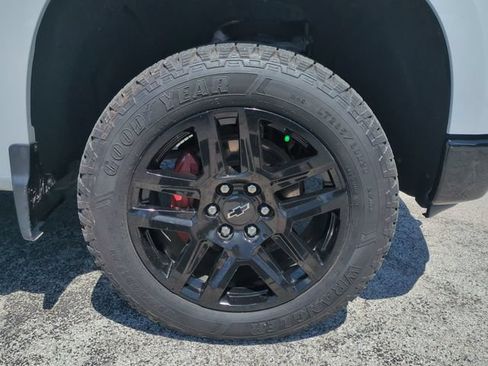 Used 2022 Chevrolet Silverado 1500 LT Trail Boss w/ Convenience Package II AWD/4WD image 11
