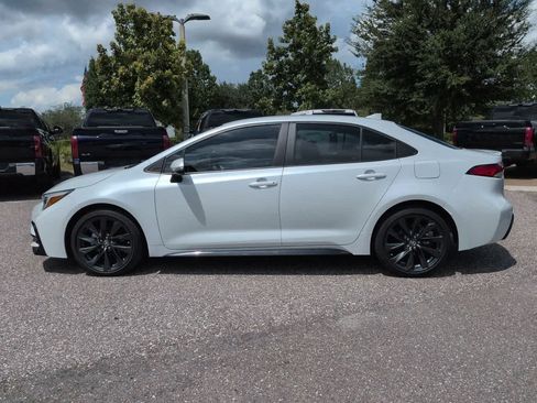Certified 2023 Toyota Corolla SE FWD image 3