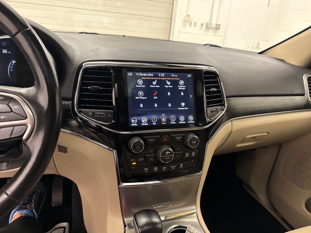 Used 2020 Jeep Grand Cherokee Limited AWD/4WD image 16