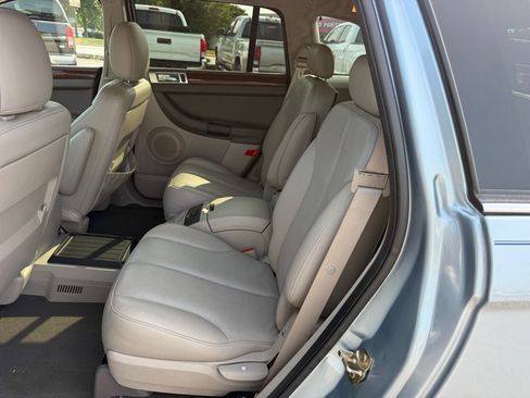 Used 2005 Chrysler Pacifica Touring FWD image 12