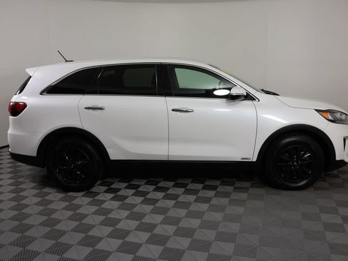 Used 2019 Kia Sorento AWD image 9