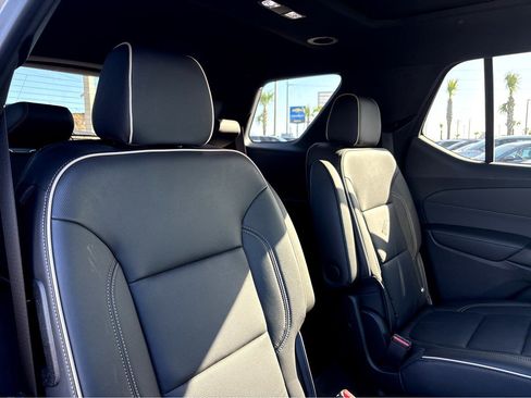 Used 2022 Chevrolet Traverse Premier w/ Redline Edition image 17