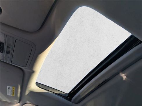 Used 2022 Toyota Corolla LE image 17