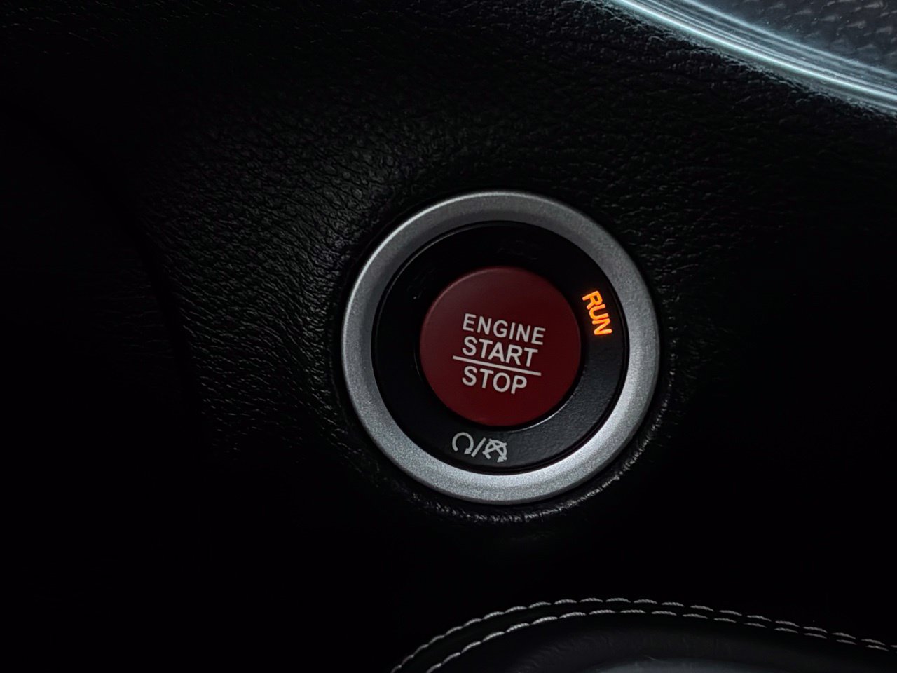 Used 2016 Dodge Challenger SRT Hellcat RWD image 37