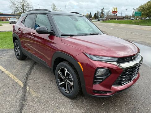 Certified 2023 Chevrolet TrailBlazer RS w/ Sun and Liftgate Package AWD/4WD image 12