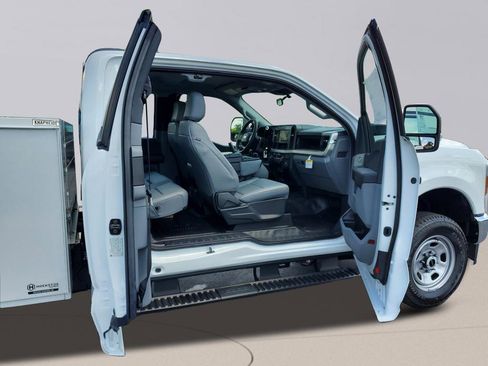 New 2025 Ford F350 XL w/ XL Chrome Package image 15