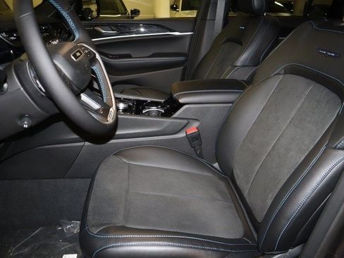 New 2022 Jeep Grand Cherokee Trailhawk w/ Luxury Tech Group III image 18