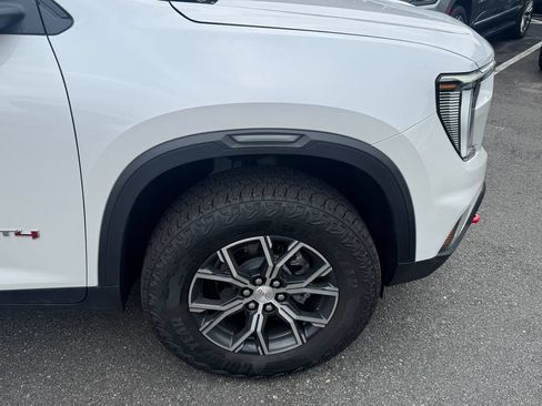 Used 2025 GMC Acadia AT4 w/ Luxury Package AWD/4WD image 8