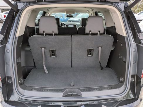 Used 2023 GMC Acadia Denali image 30