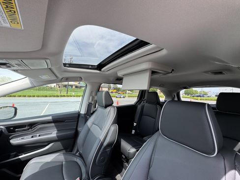 New 2026 Honda Odyssey Touring image 25