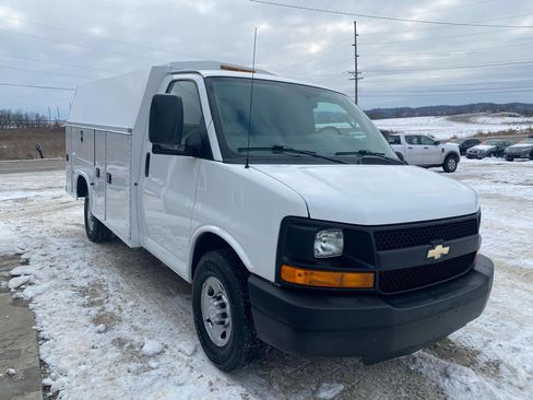 Used 2016 Chevrolet Express 3500 3500 Van 139 image 4