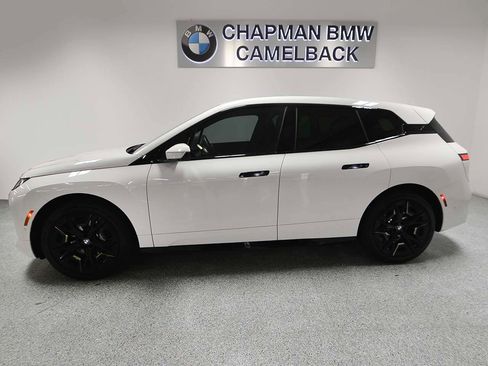 Used 2026 BMW iX xDrive45 w/ Premium Package AWD/4WD image 3