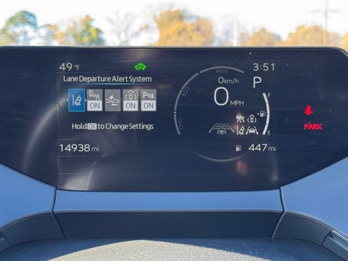 Used 2025 Toyota Prius LE image 35