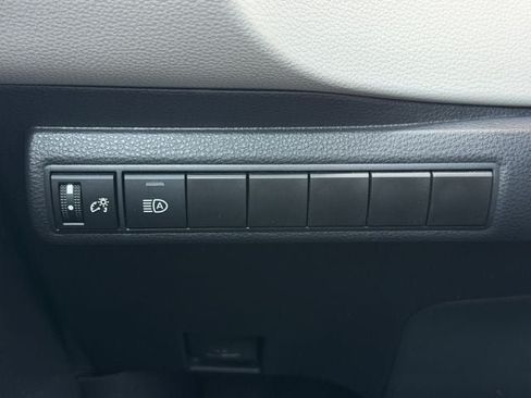 Used 2025 Toyota Corolla LE FWD image 21
