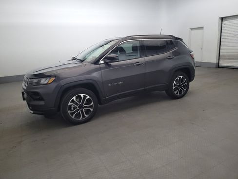 Used 2022 Jeep Compass Limited AWD/4WD image 2
