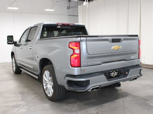 Used 2025 Chevrolet Silverado 1500 High Country w/ High Country Premium Package AWD/4WD image 7