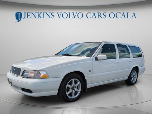 Used 1999 Volvo V70 FWD image 7