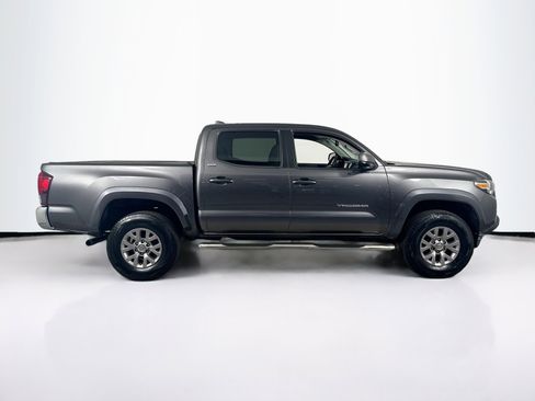 Used 2018 Toyota Tacoma SR5 image 4