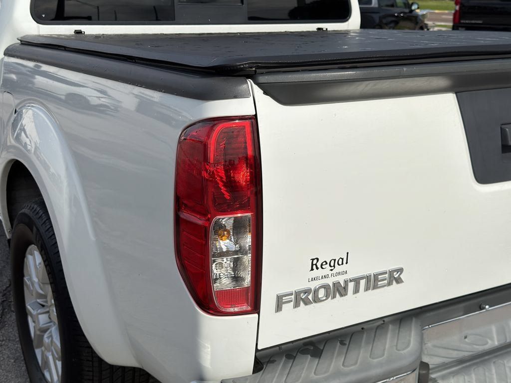 Used 2019 Nissan Frontier SV RWD image 9