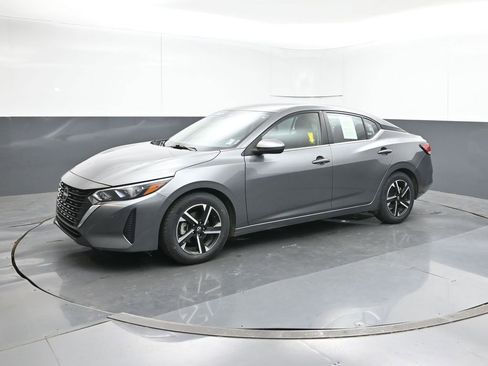 Used 2024 Nissan Sentra SV image 2