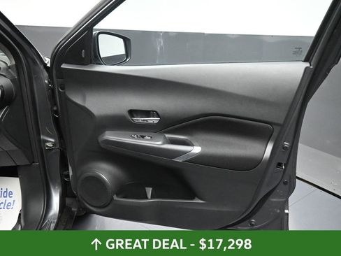 Used 2024 Nissan Kicks SV image 21