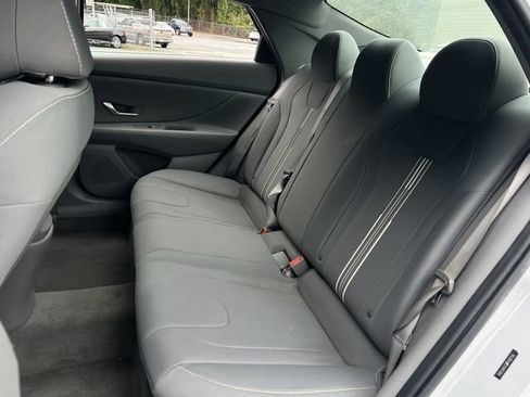 Used 2023 Hyundai Elantra SEL w/ Cargo Package image 19