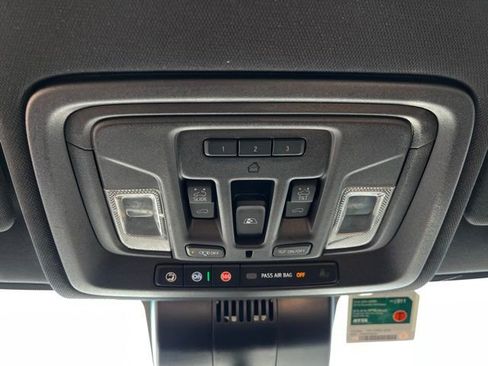 Used 2022 Chevrolet Silverado 1500 ZR2 w/ Technology Package image 27