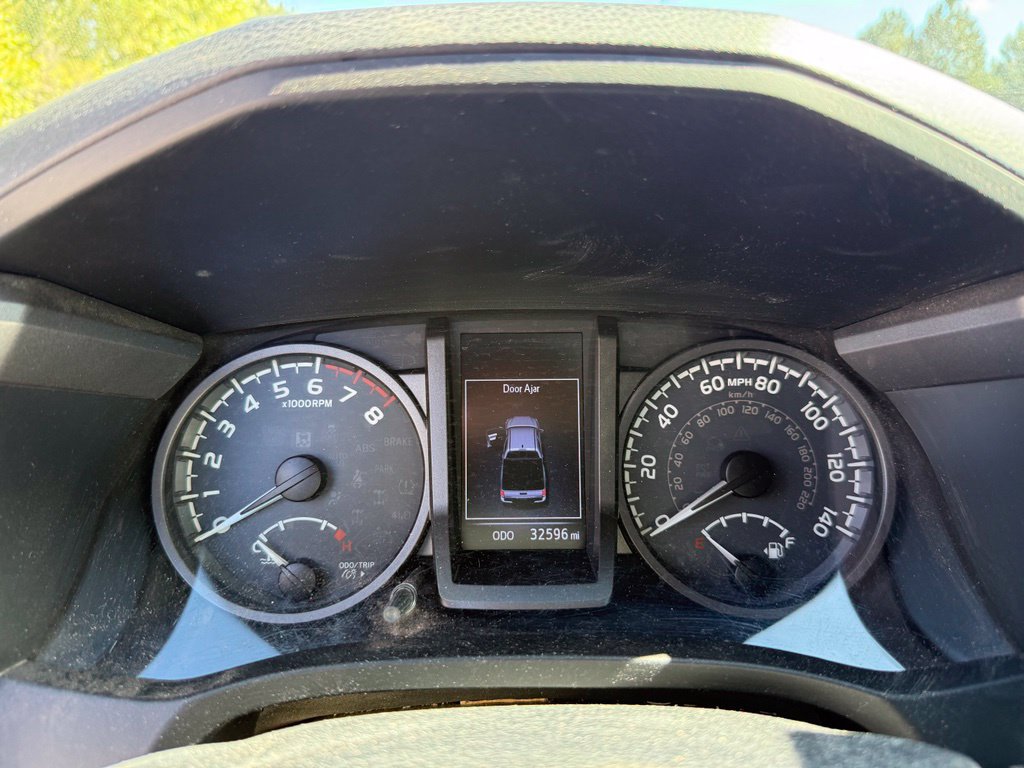 Used 2019 Toyota Tacoma TRD Off-Road w/ Technology Package AWD/4WD image 26