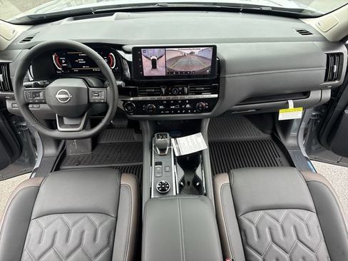 New 2026 Nissan Pathfinder Platinum image 9