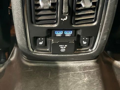 Used 2017 Jeep Grand Cherokee Overland AWD/4WD image 36