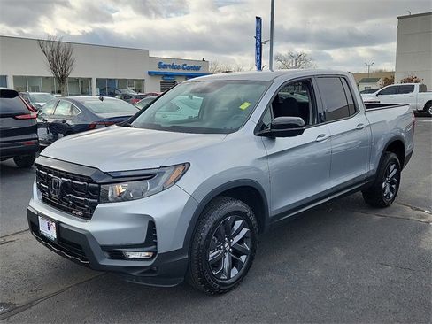 Used 2024 Honda Ridgeline Sport image 3