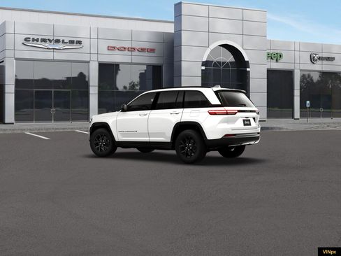 New 2026 Jeep Grand Cherokee Altitude RWD image 4