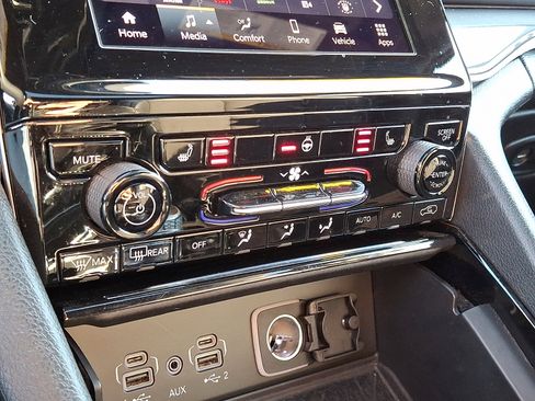 Certified 2023 Jeep Grand Cherokee Altitude image 24