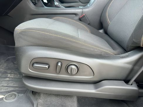Used 2019 Chevrolet Traverse LT AWD/4WD image 16