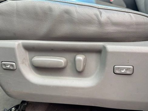 Used 2010 Toyota Tundra Limited w/ Memory Pkg AWD/4WD image 16
