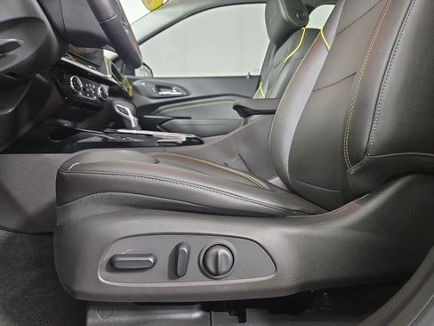 Certified 2024 Chevrolet Trax ACTIV w/ Sunroof Package FWD image 30