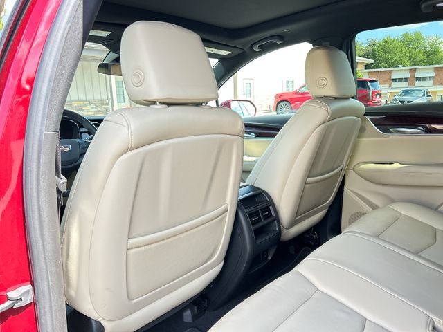 Used 2017 Cadillac XT5 Luxury w/ Driver Awareness Package FWD image 17