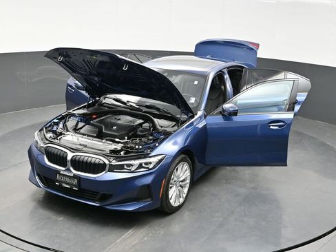 Used 2023 BMW 330i xDrive Sedan w/ Premium Package AWD/4WD image 38