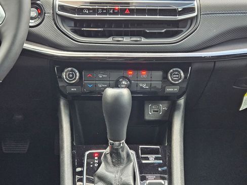 Used 2025 Jeep Compass Latitude w/ Altitude Special Edition image 14