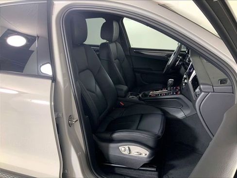 New 2026 Porsche Macan AWD/4WD image 16