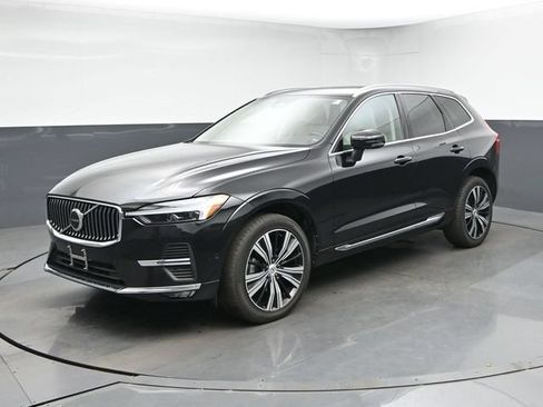 Used 2023 Volvo XC60 B5 Plus w/ Climate Package AWD/4WD image 4